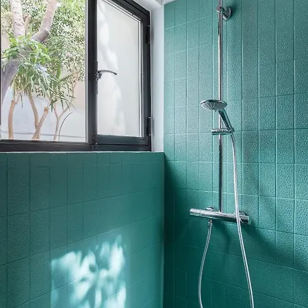 Esperinos Hybrid Design B&B Atena